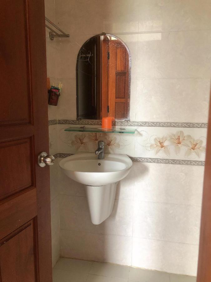 Hoàng Gia Bảo Hotel Kon Tum Esterno foto