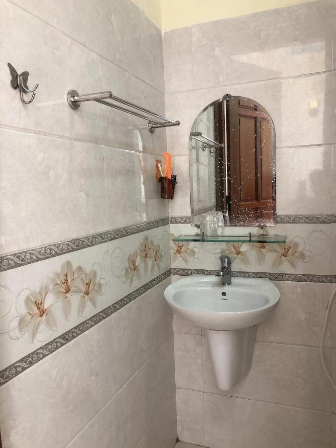Hoàng Gia Bảo Hotel Kon Tum Esterno foto