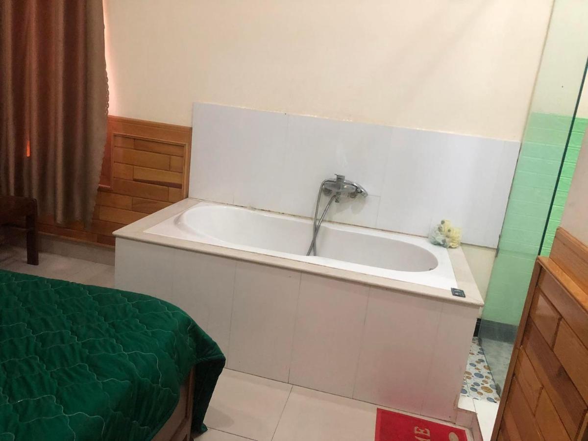 Hoàng Gia Bảo Hotel Kon Tum Esterno foto