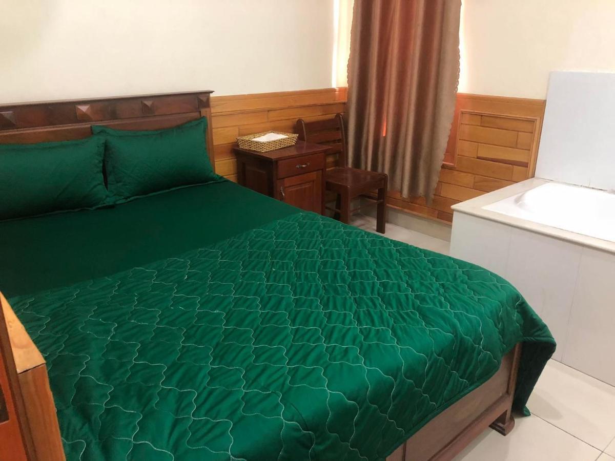 Hoàng Gia Bảo Hotel Kon Tum Esterno foto